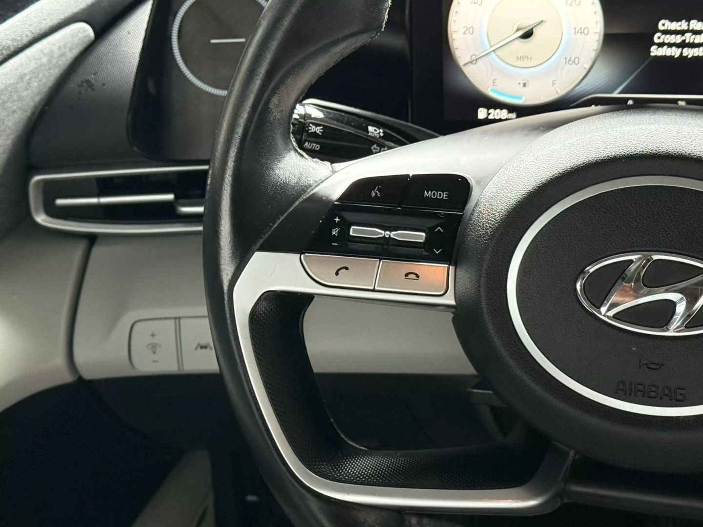 2021 Hyundai Elantra - Image 34