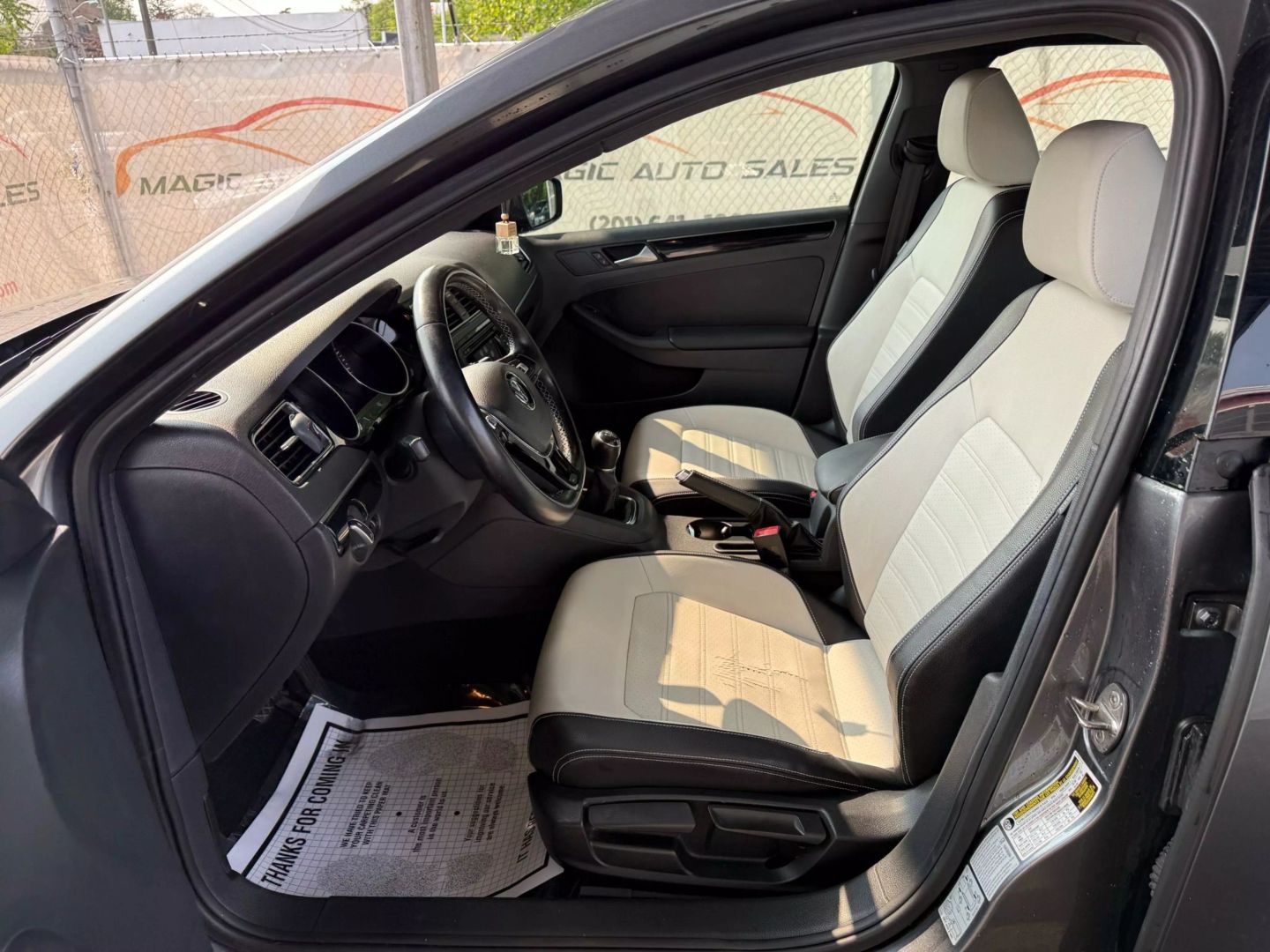 2015 Volkswagen Jetta - Image 15