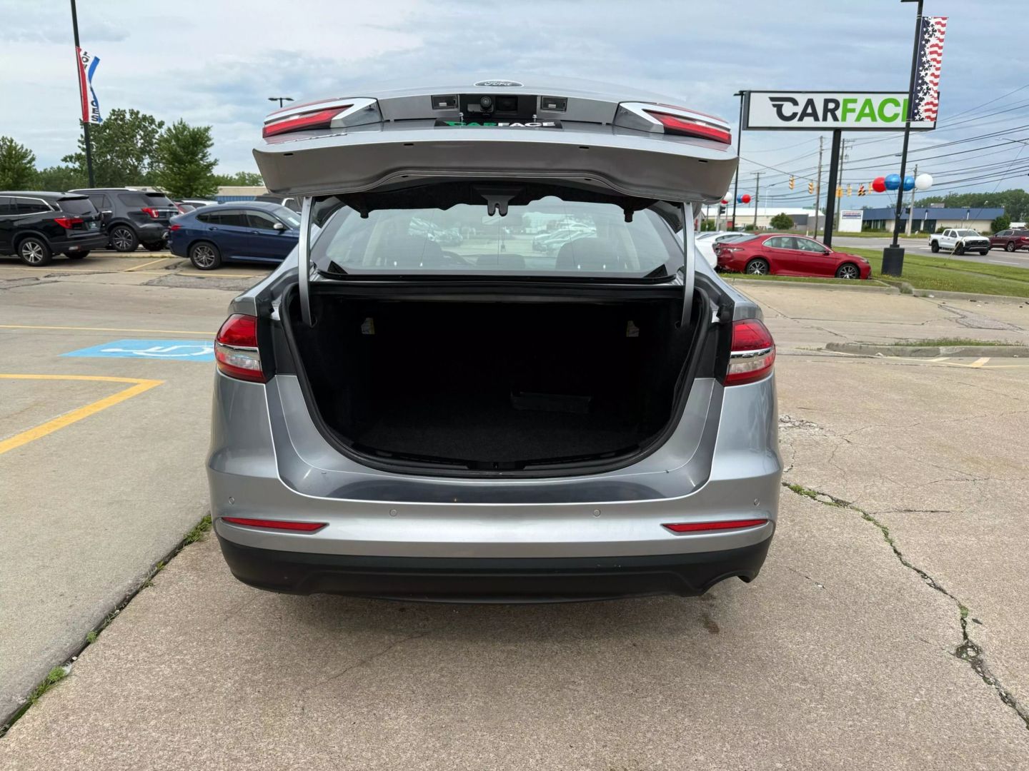2020 Ford Fusion - Image 12