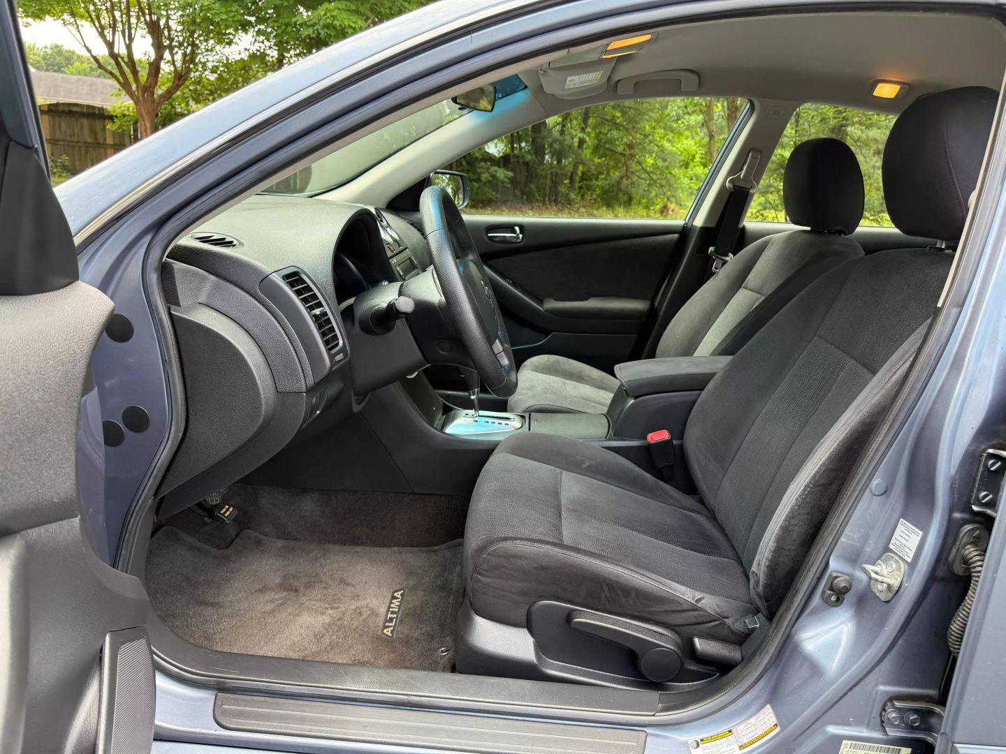 2011 Nissan Altima - Image 10