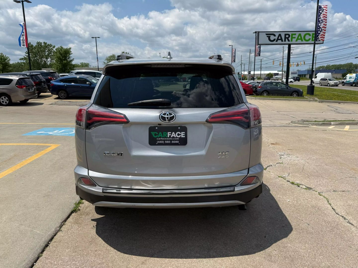 2017 Toyota Rav4 - Image 9