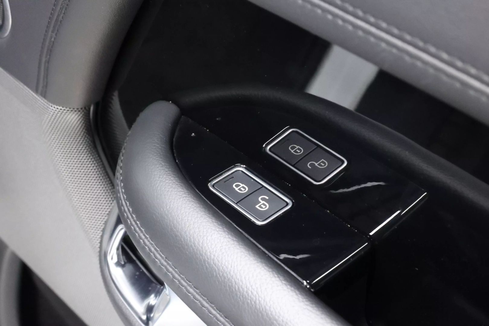 2018 Land Rover Range Rover - Image 77