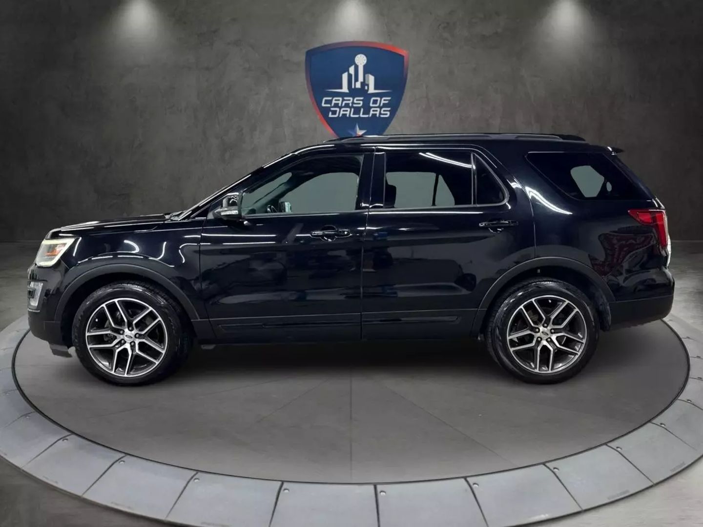 2016 Ford Explorer - Image 2