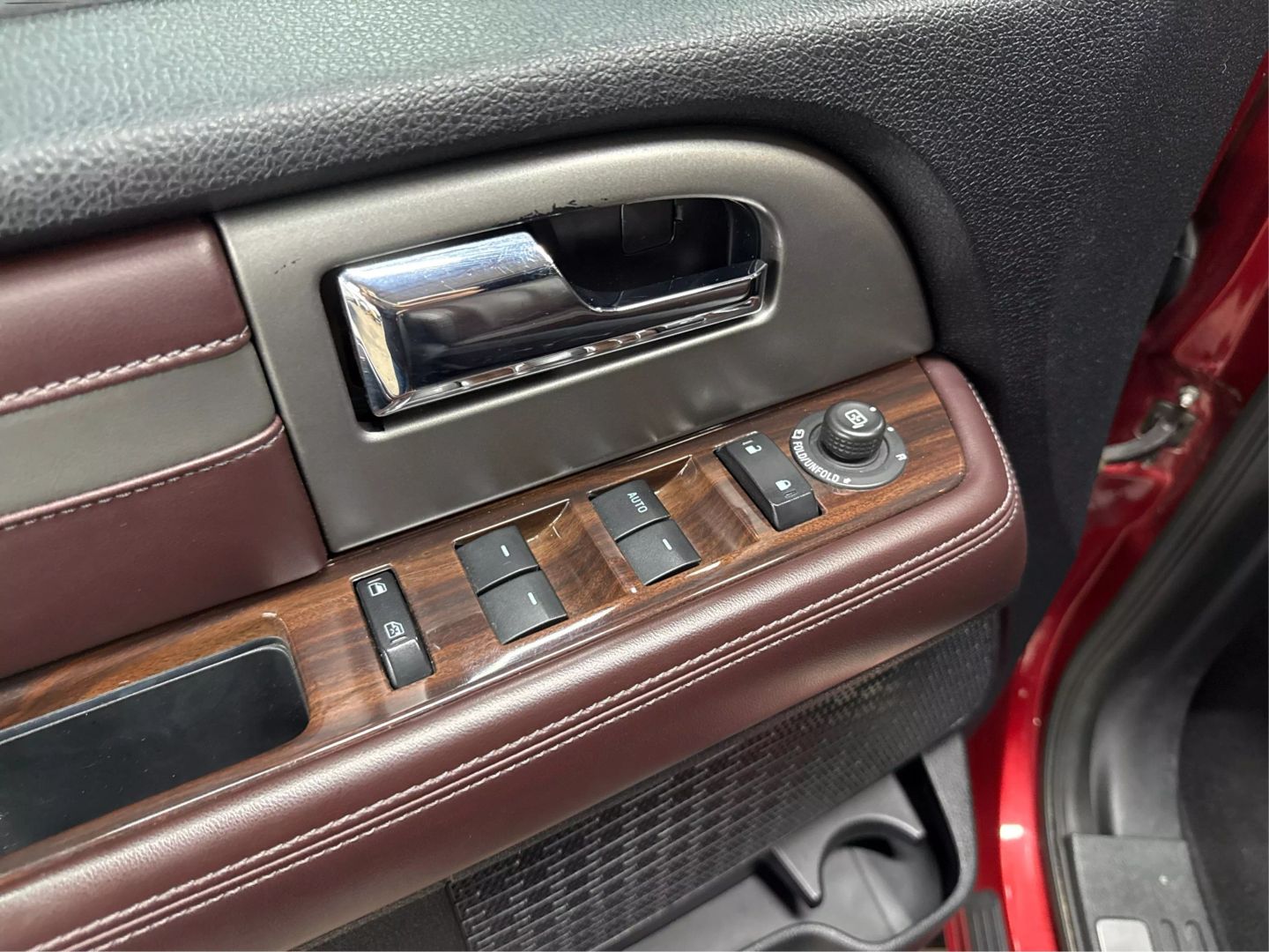 2017 Ford Expedition - Image 30