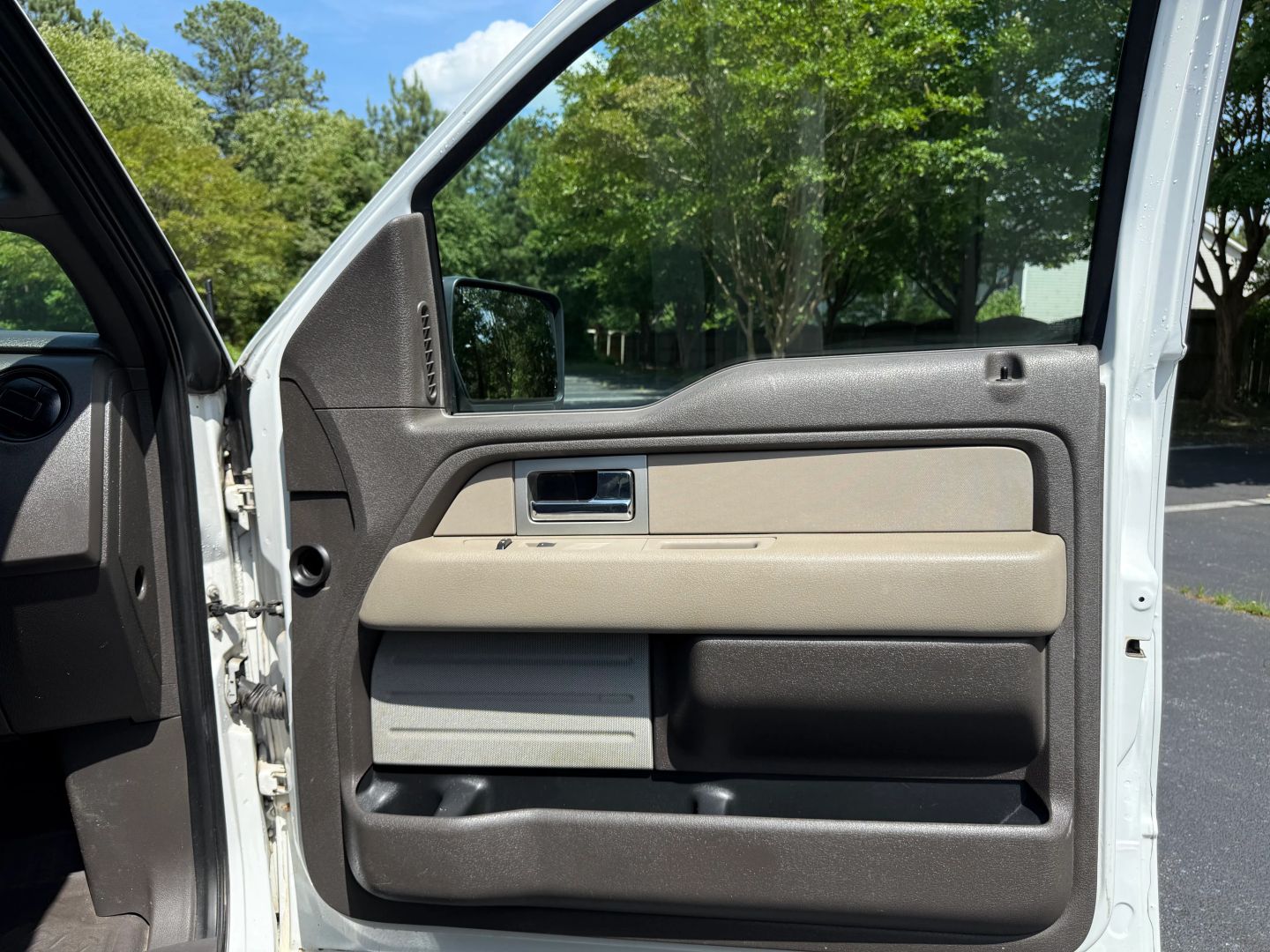 2010 Ford F150 Super Cab - Image 13