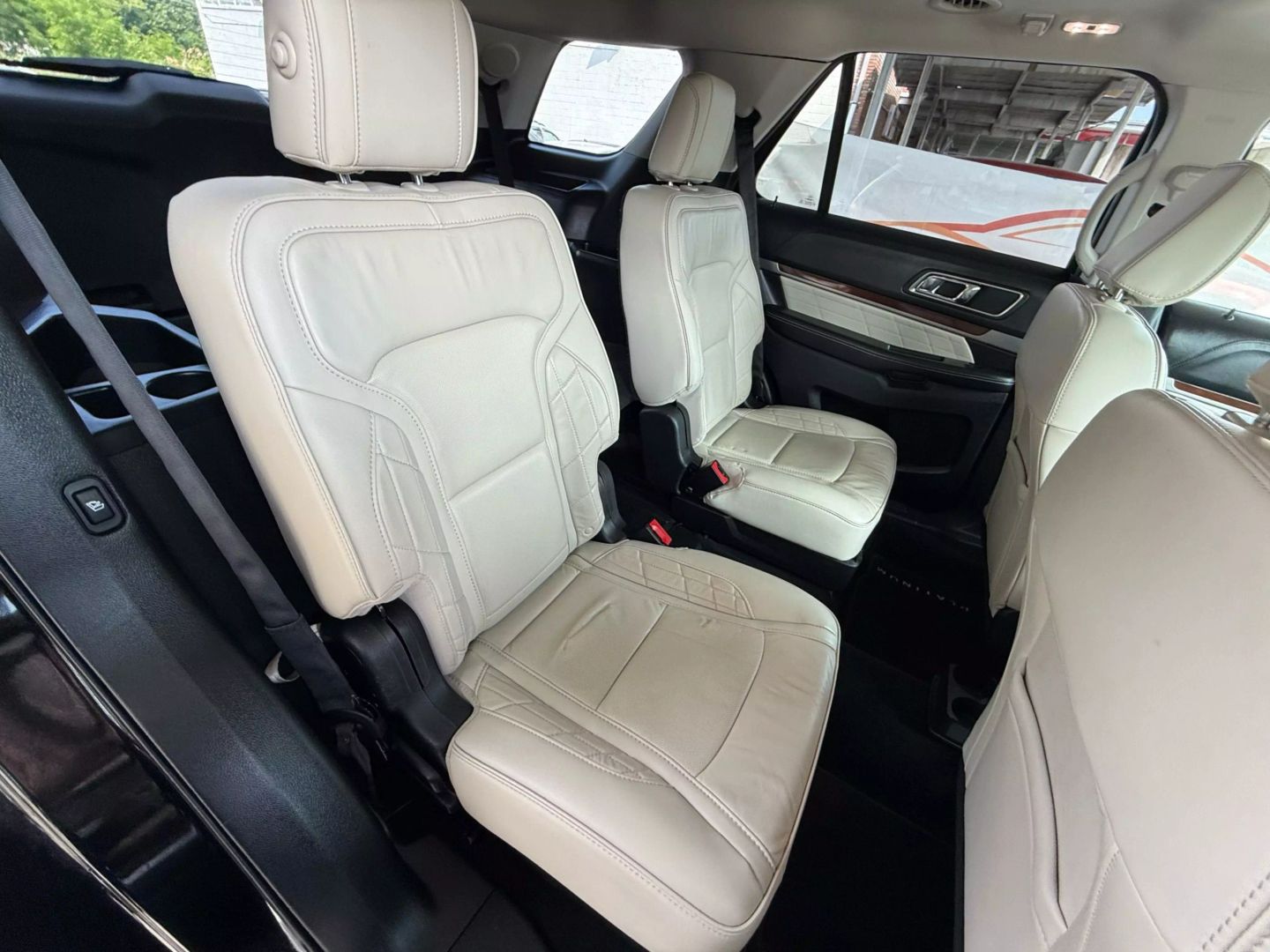 2018 Ford Explorer - Image 26