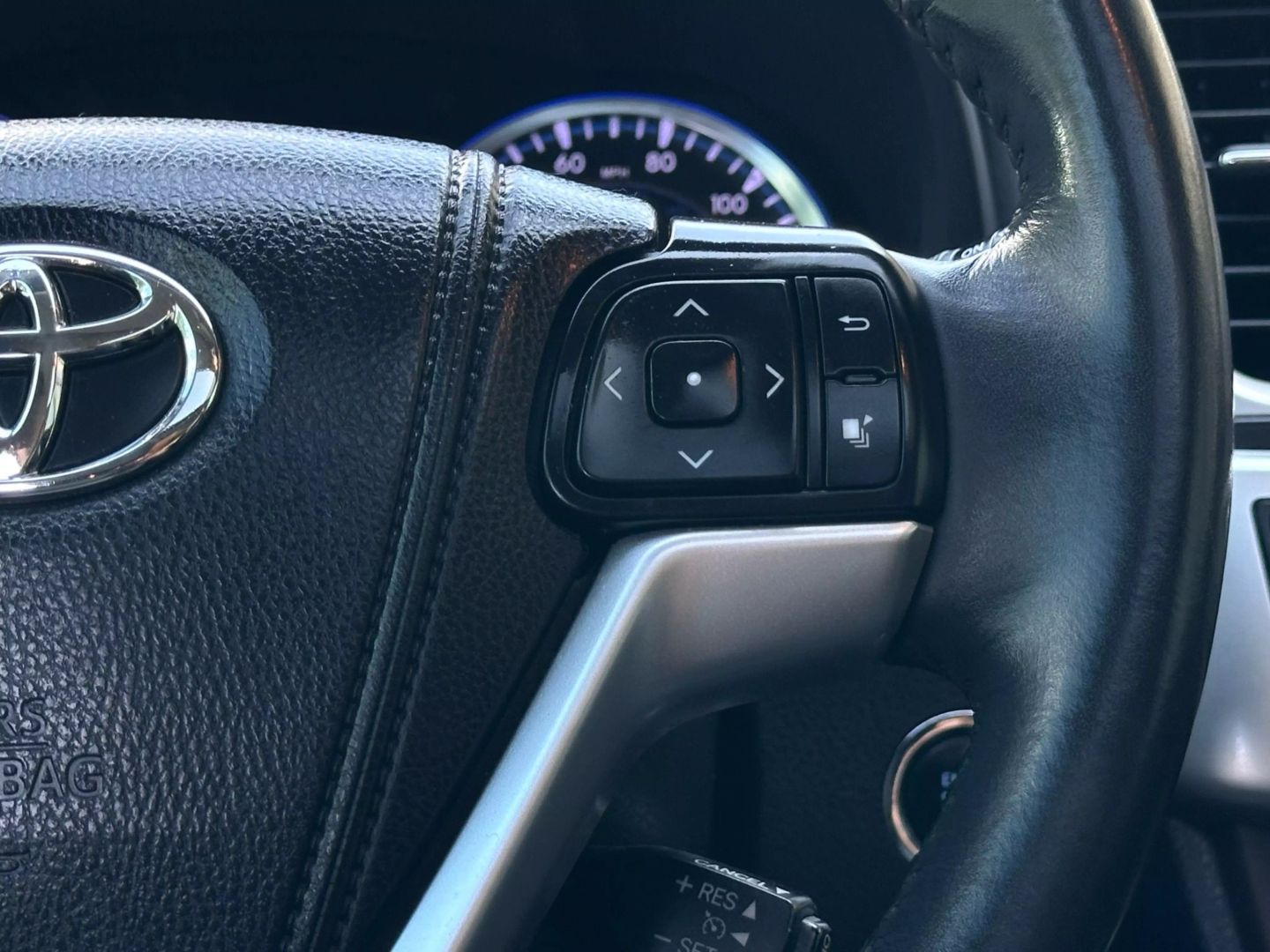2014 Toyota Highlander - Image 32