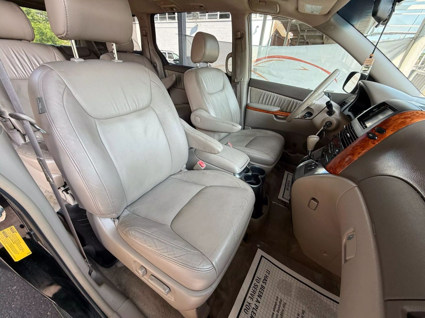 2008 Toyota Sienna - Image 24