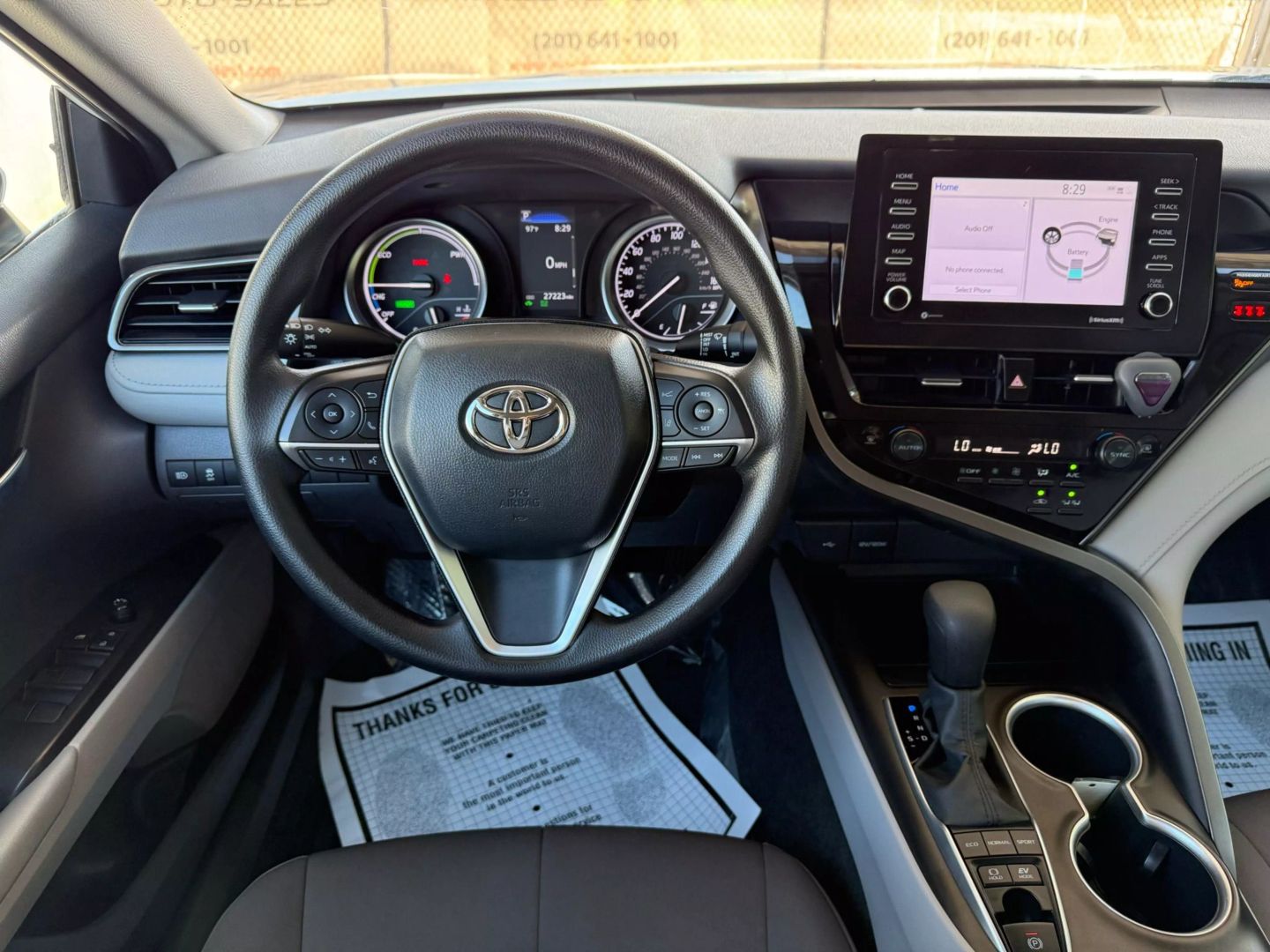 2022 Toyota Camry Hybrid - Image 31