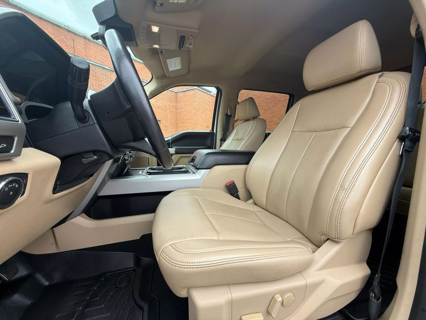 2021 Ford F250 Super Duty Crew Cab - Image 2