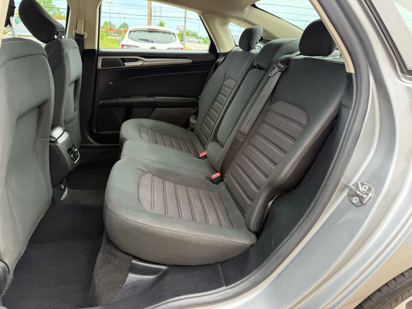 2020 Ford Fusion - Image 20