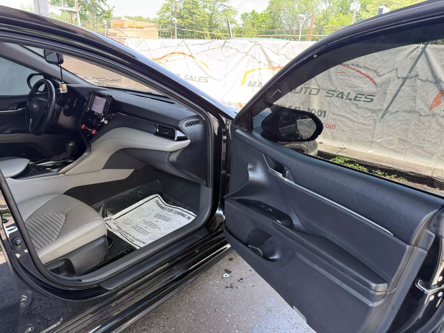 2022 Toyota Camry - Image 24