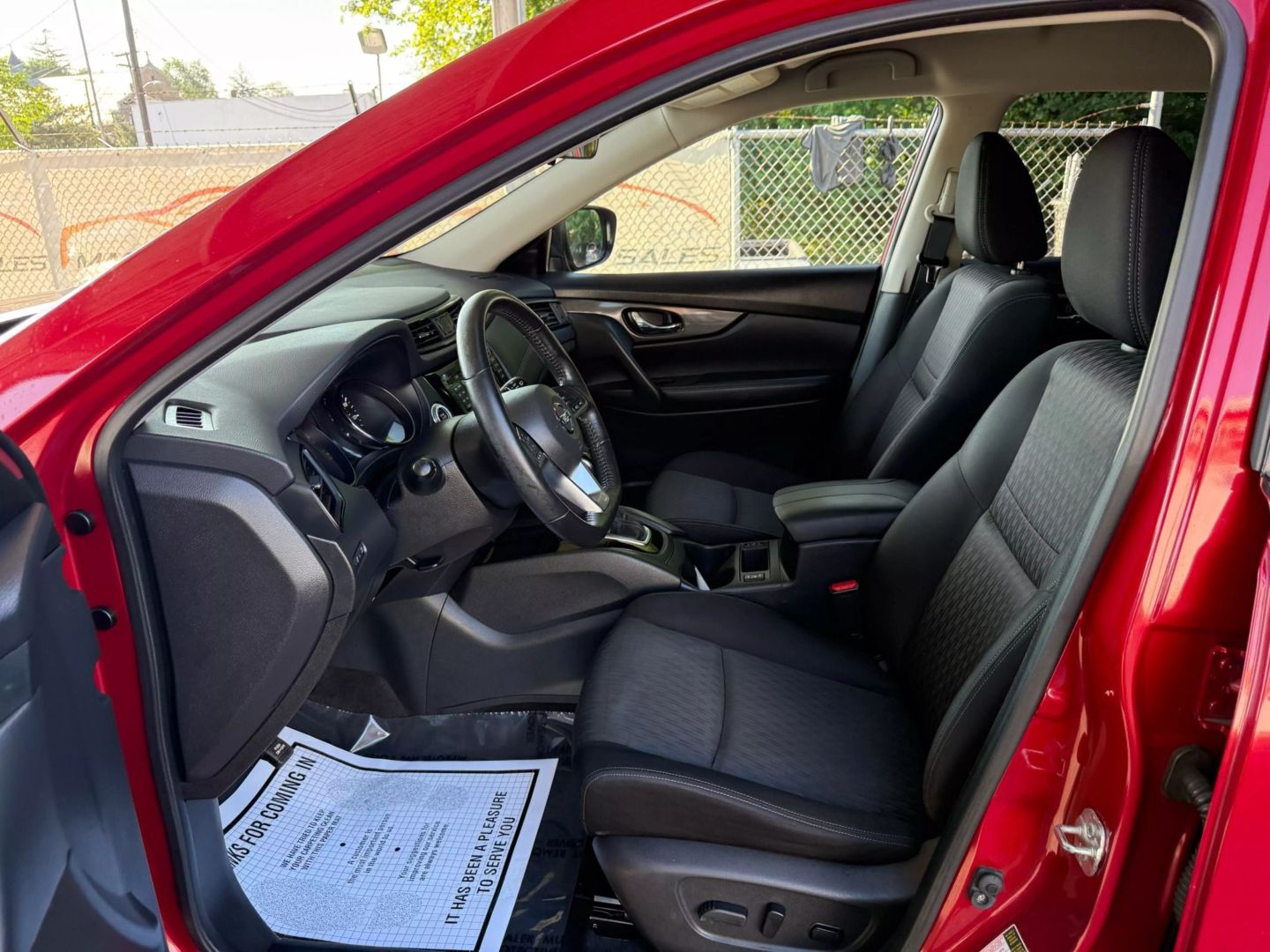 2017 Nissan Rogue - Image 15