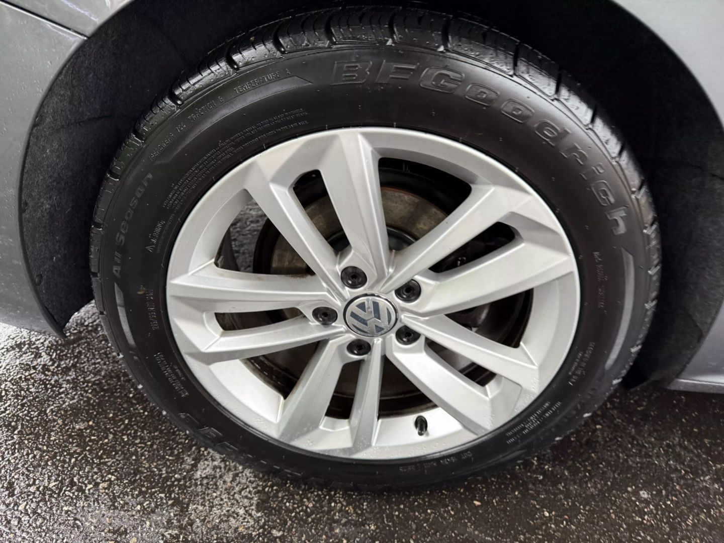 2021 Volkswagen Passat - Image 42