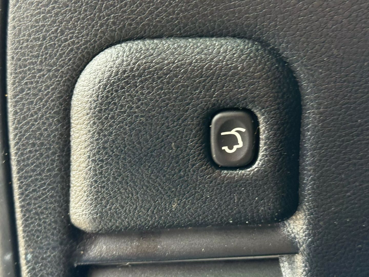 2019 Jeep Grand Cherokee - Image 14