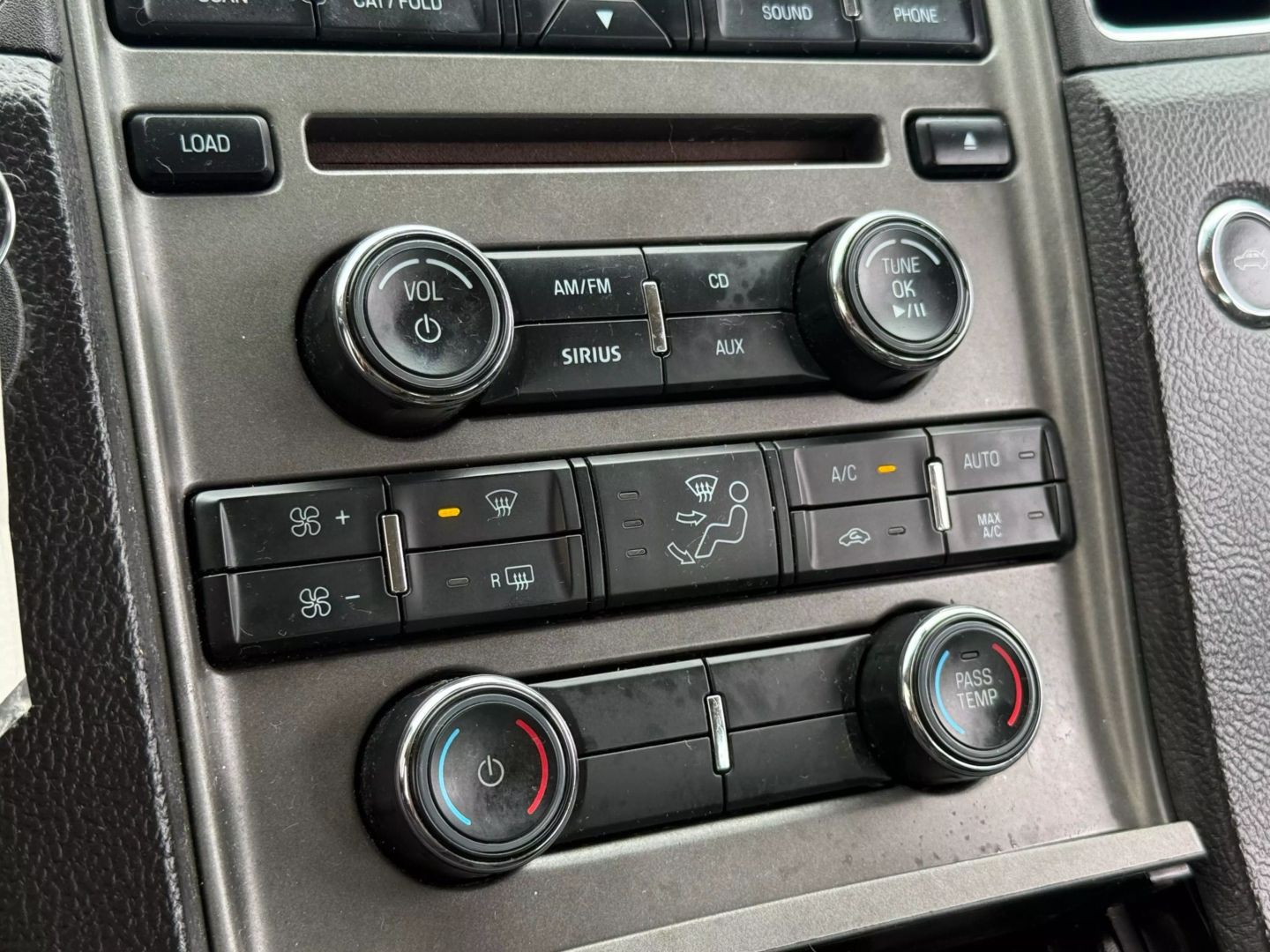 2012 Ford Taurus - Image 33
