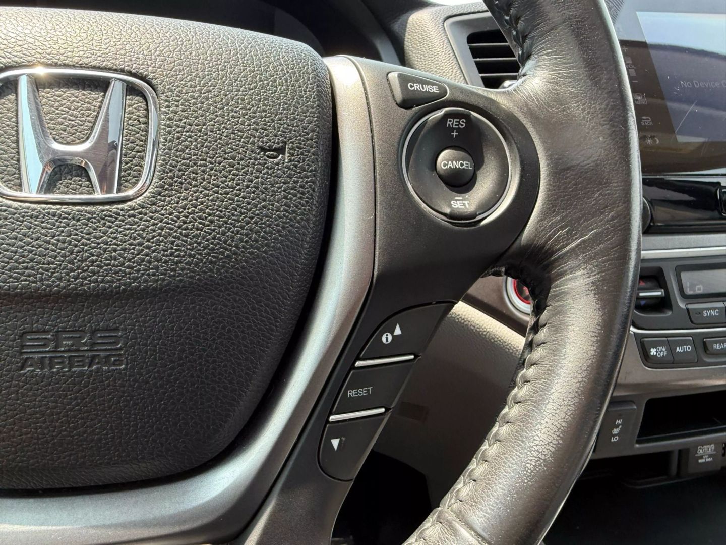 2017 Honda Pilot - Image 30