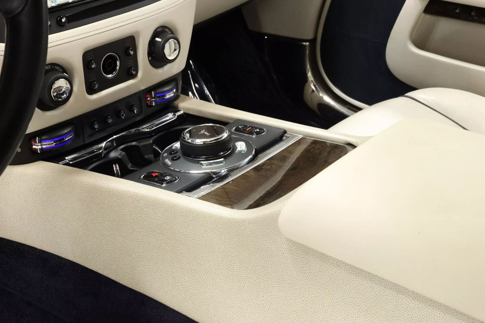 2014 Rolls-royce Wraith - Image 39