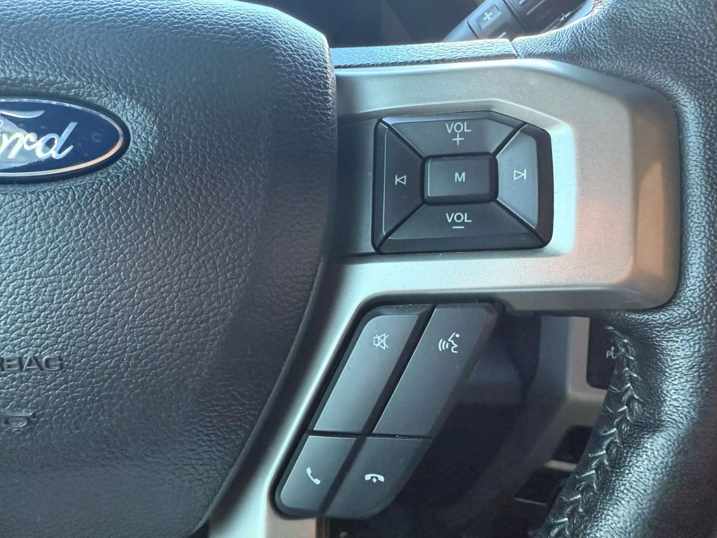 2020 Ford F250 Super Duty Crew Cab - Image 25