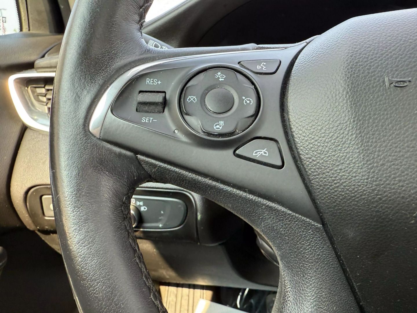 2020 Buick Enclave - Image 33