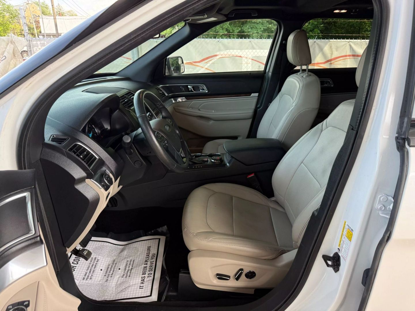 2018 Ford Explorer - Image 15