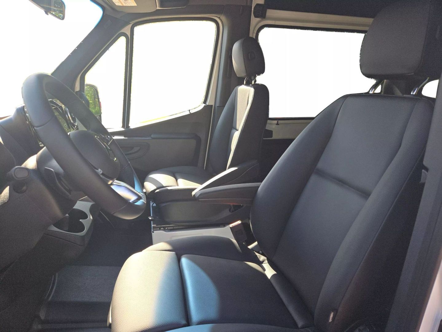 2025 Mercedes-benz Sprinter 2500 Passenger - Image 9