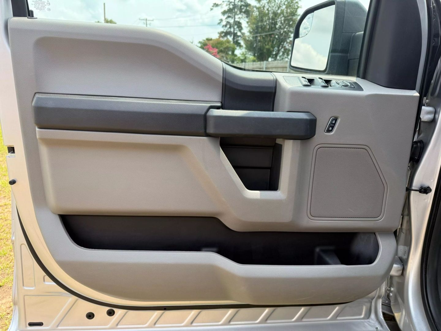 2017 Ford F150 Supercrew Cab - Image 11