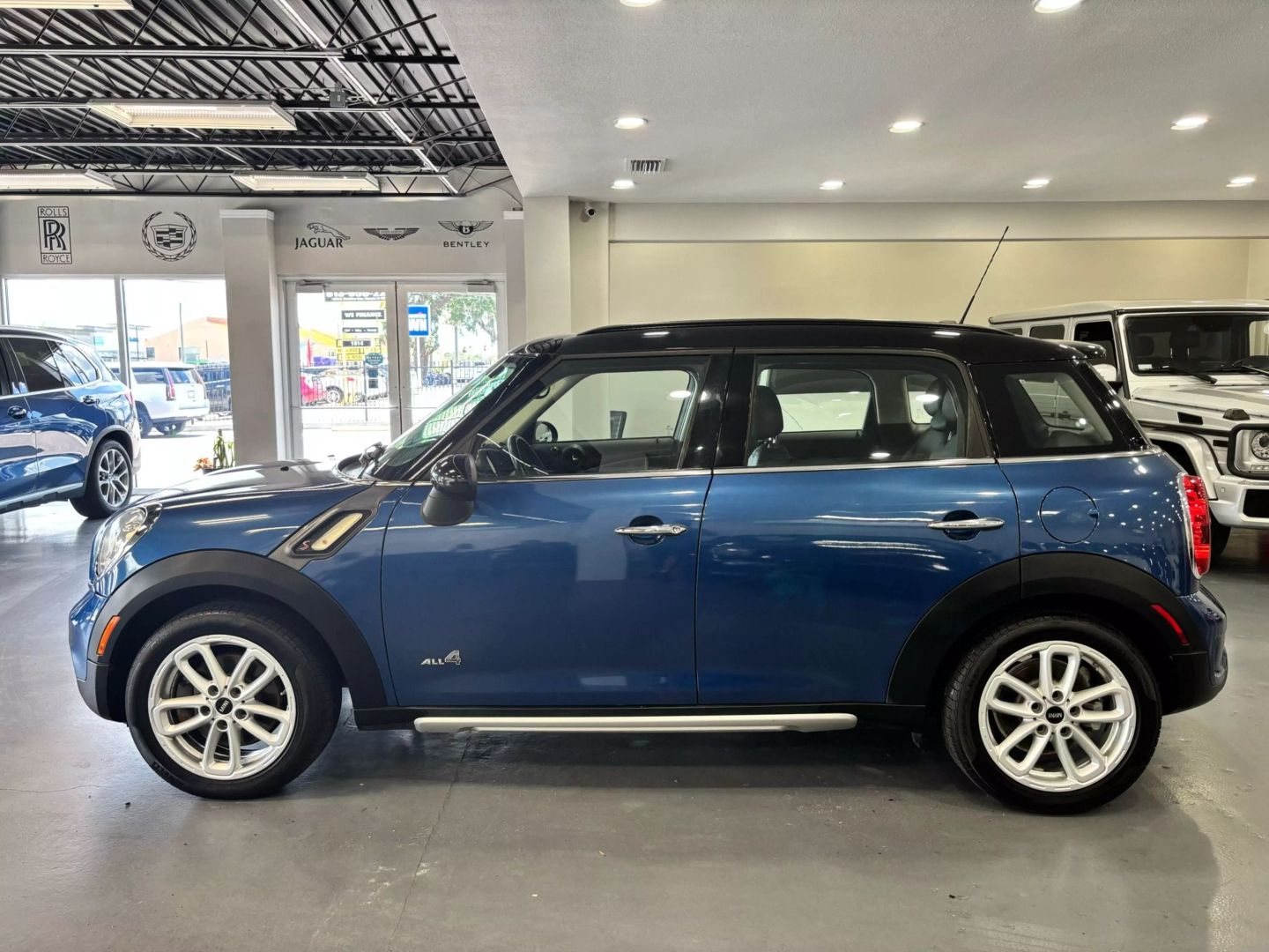 2015 Mini Countryman Cooper S All4 Hatchback 4d - Image 4