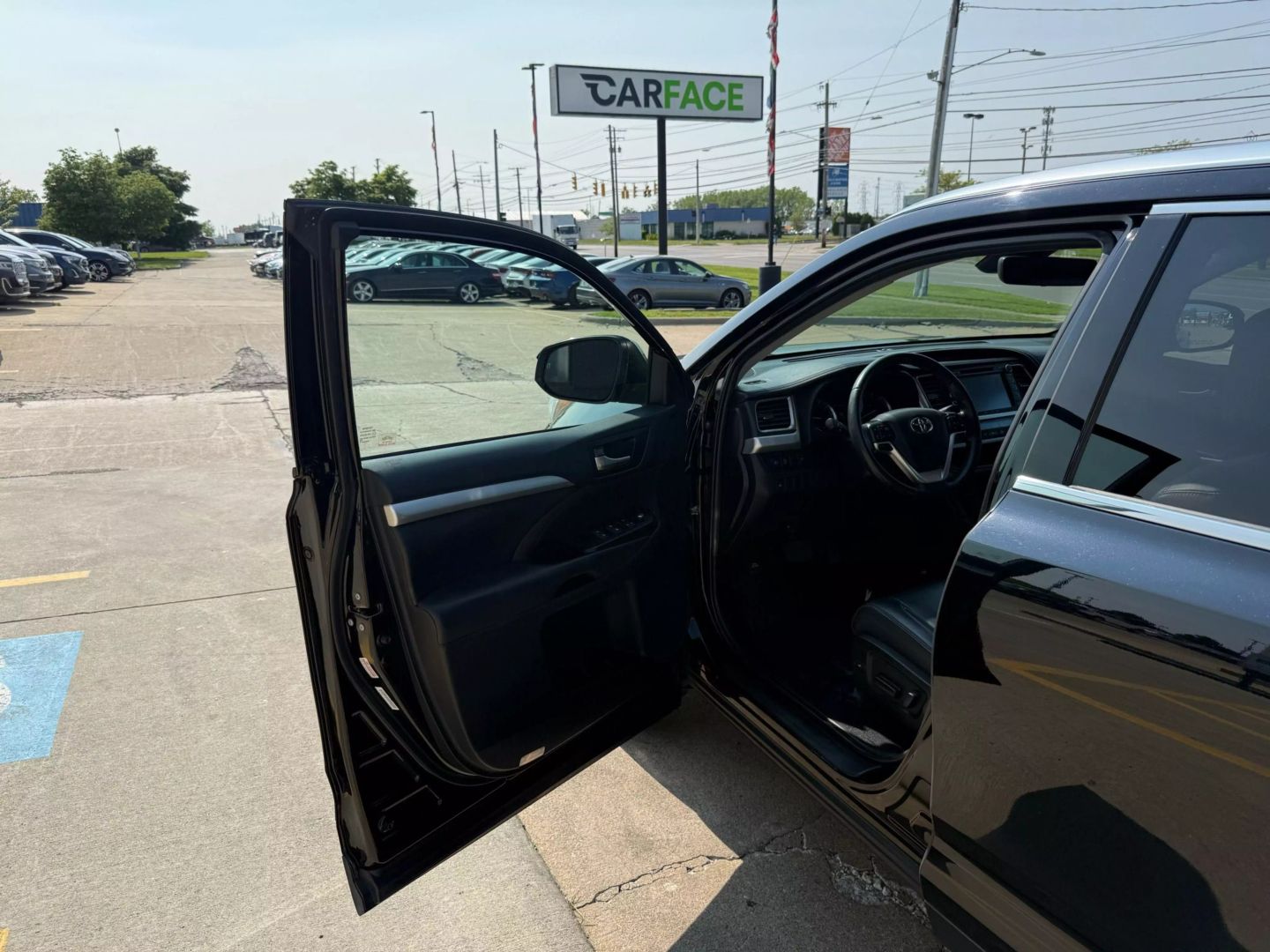2019 Toyota Highlander - Image 18