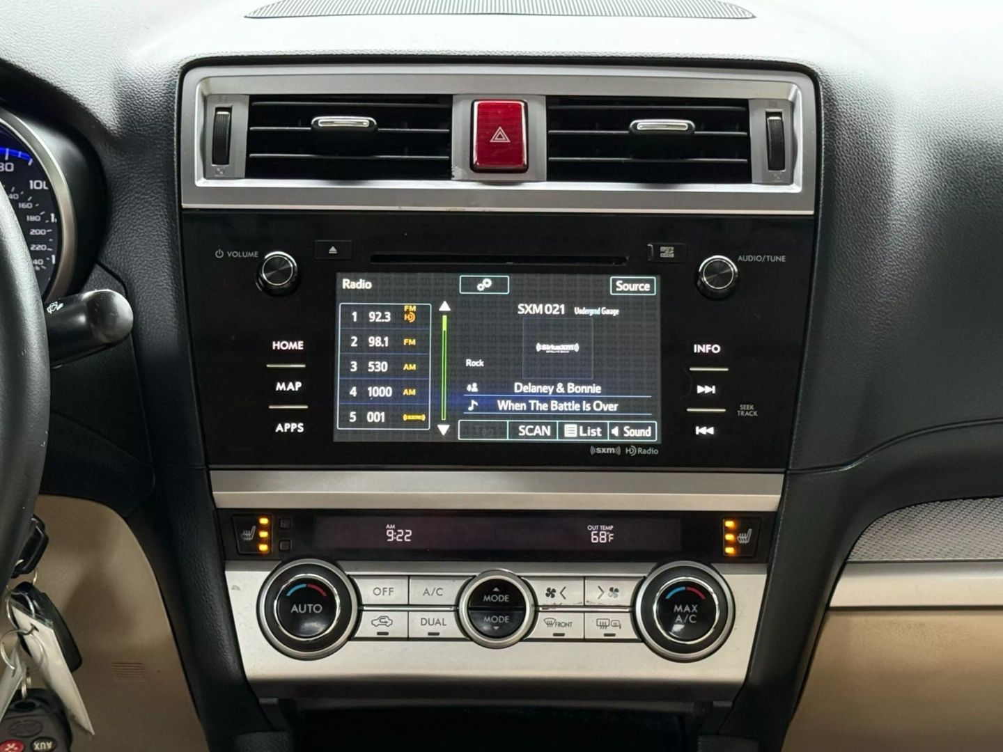 2015 Subaru Legacy - Image 28