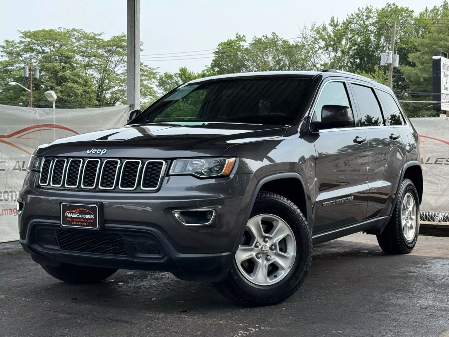 2017 Jeep Grand Cherokee - Image 1