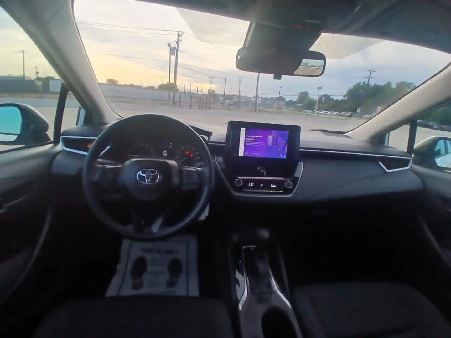 2025 Toyota Corolla - Image 11