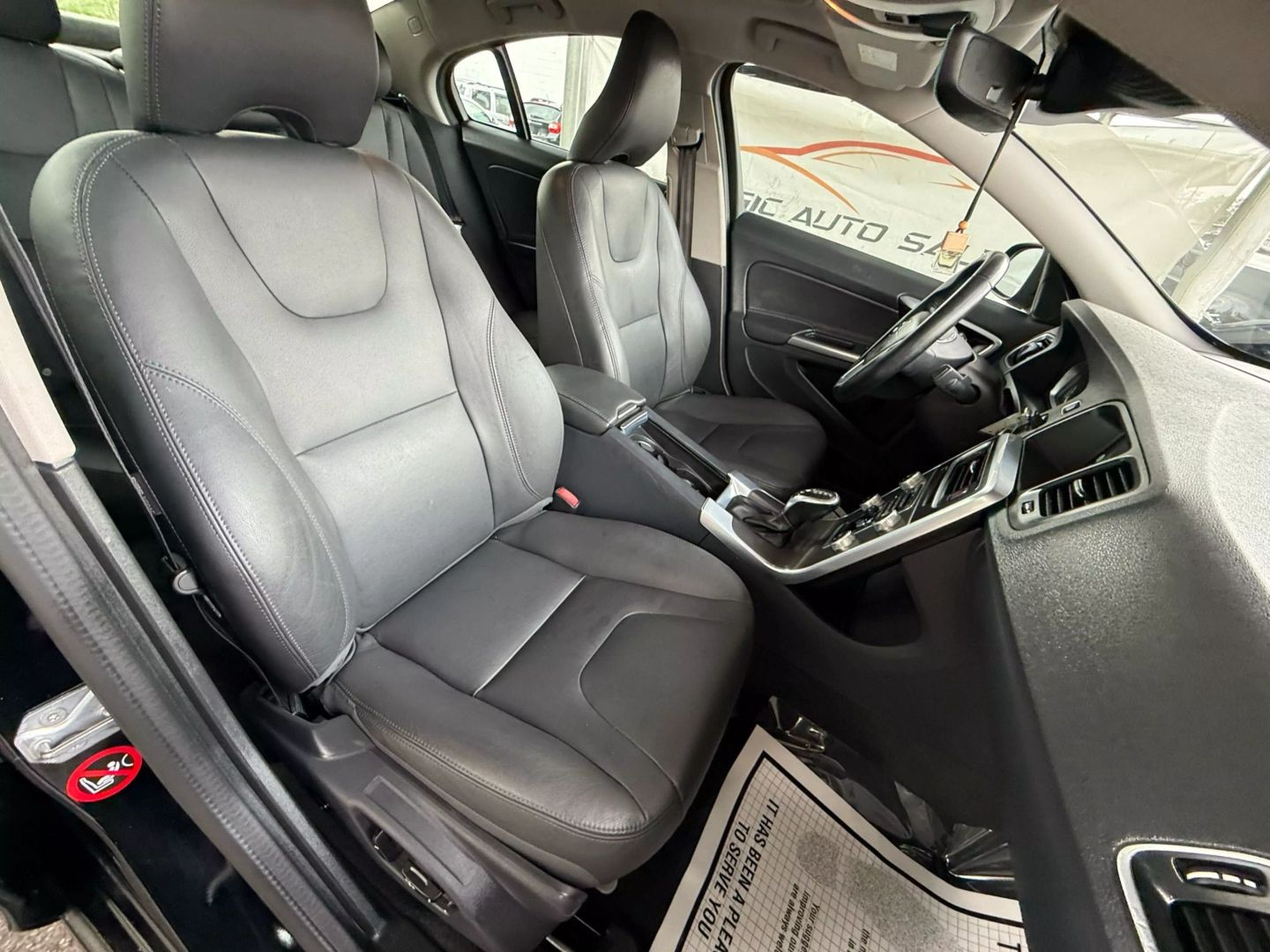 2016 Volvo S60 - Image 26