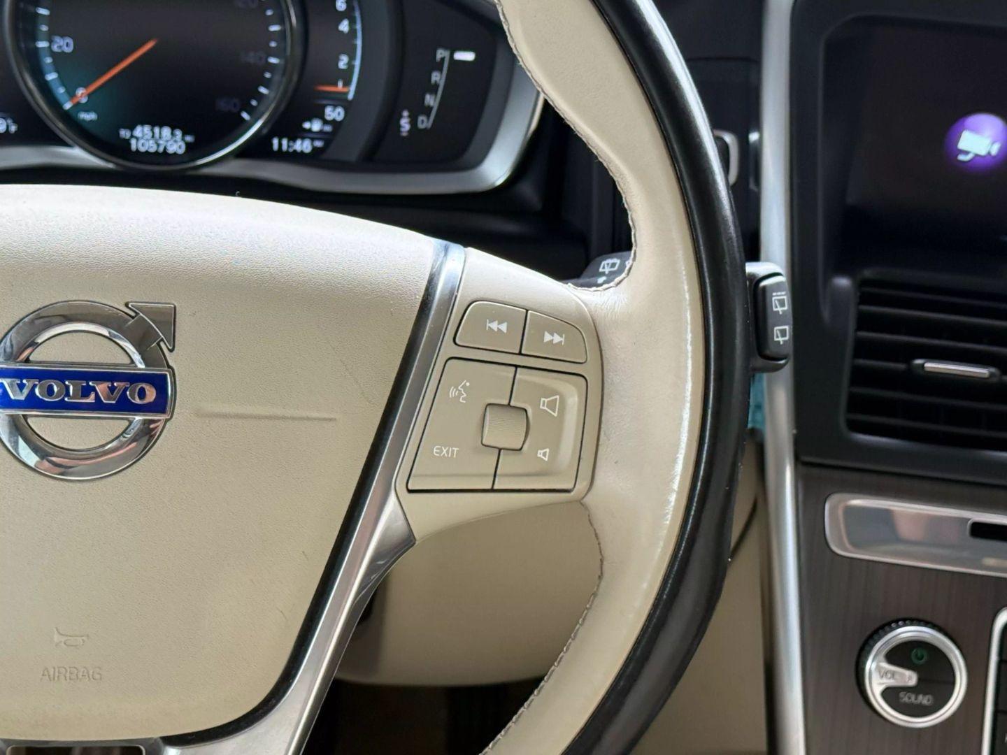 2016 Volvo Xc60 - Image 35