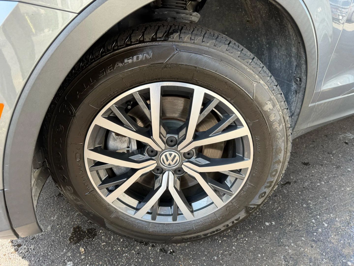 2019 Volkswagen Tiguan - Image 39