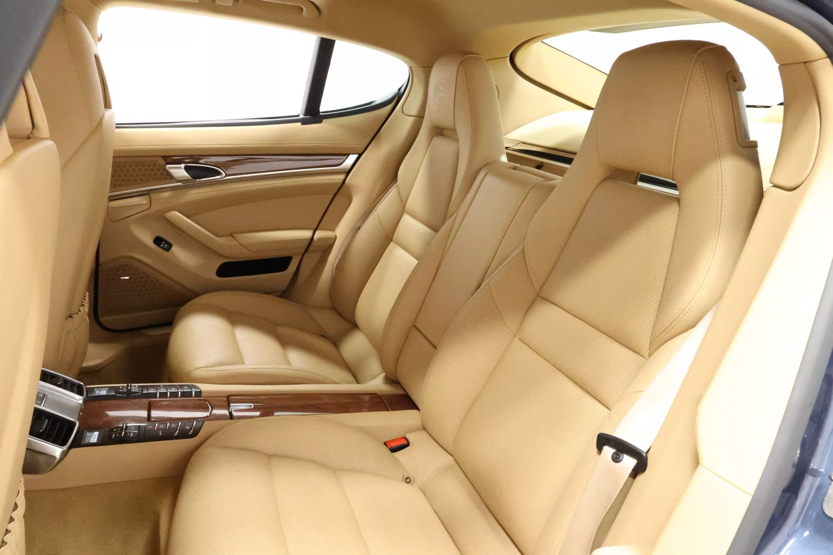 2014 Porsche Panamera - Image 3