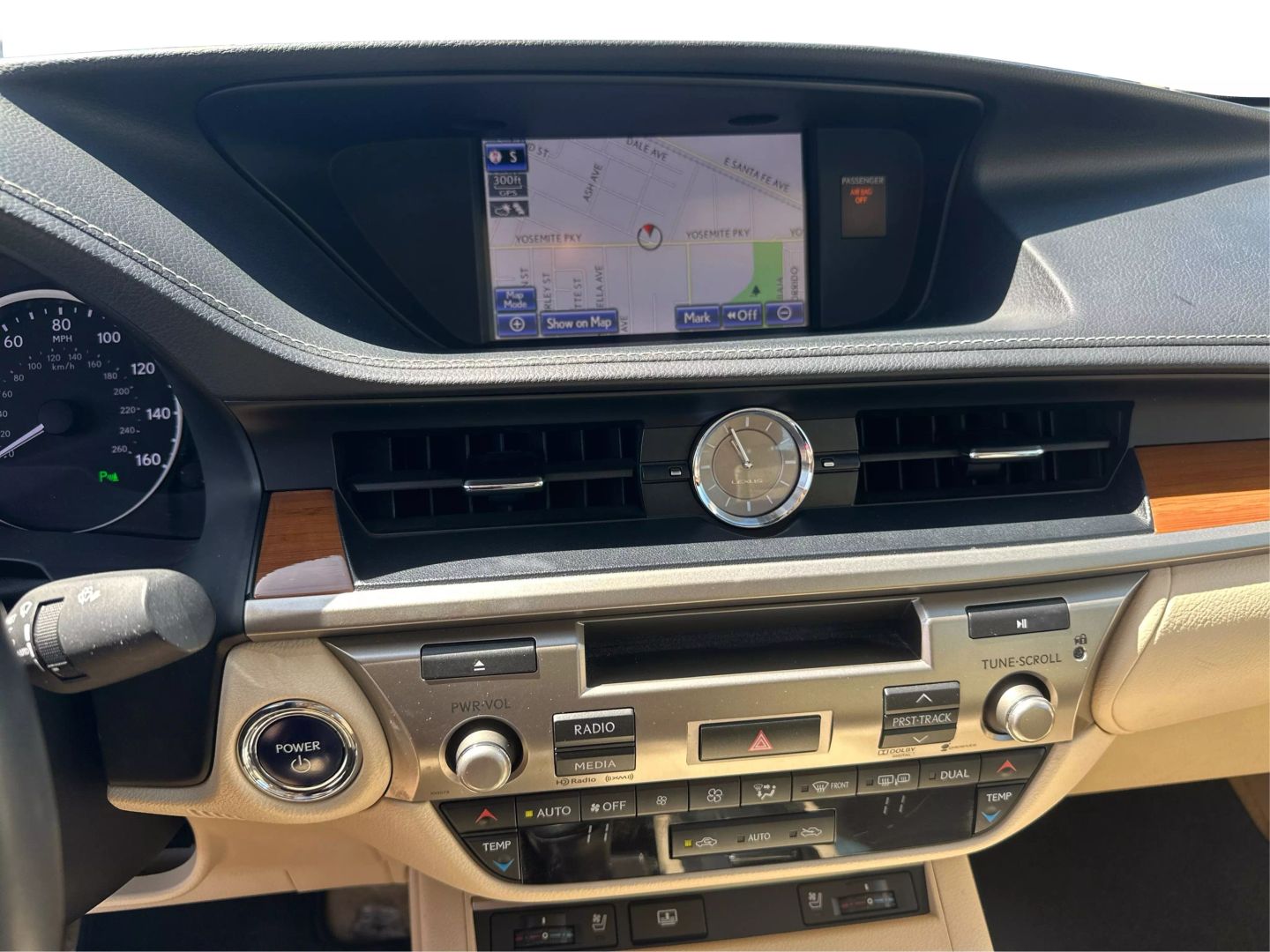 2013 LEXUS ES SEDAN 4-CYL, HYBRID, 2.5 LITER ES 300H SEDAN 4D