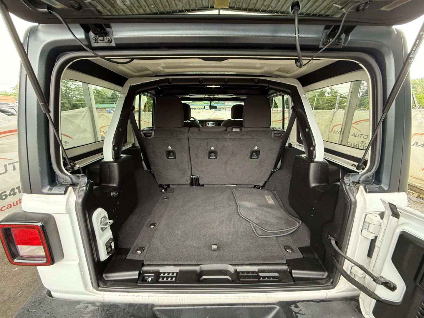 2021 Jeep Wrangler Unlimited - Image 20