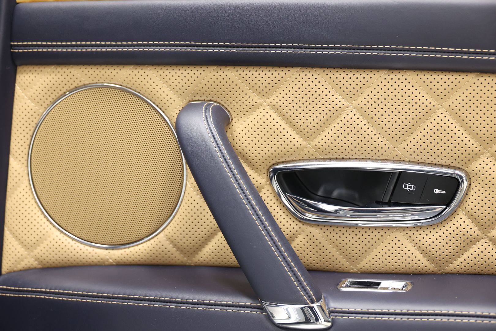 2017 Bentley Flying Spur - Image 66