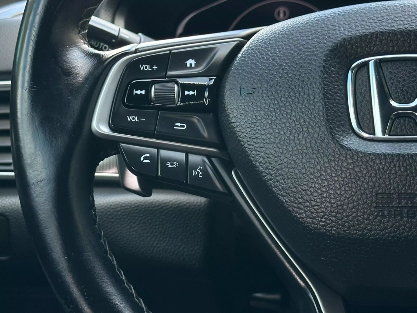 2018 Honda Accord - Image 24