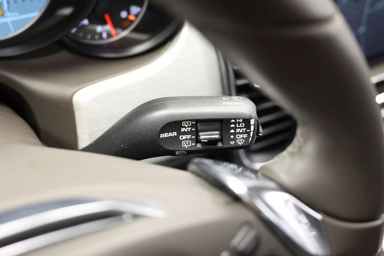 2014 Porsche Panamera - Image 29