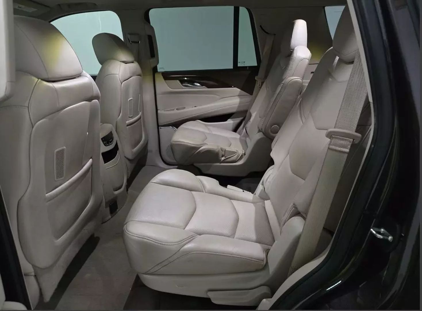 2016 Cadillac Escalade - Image 8
