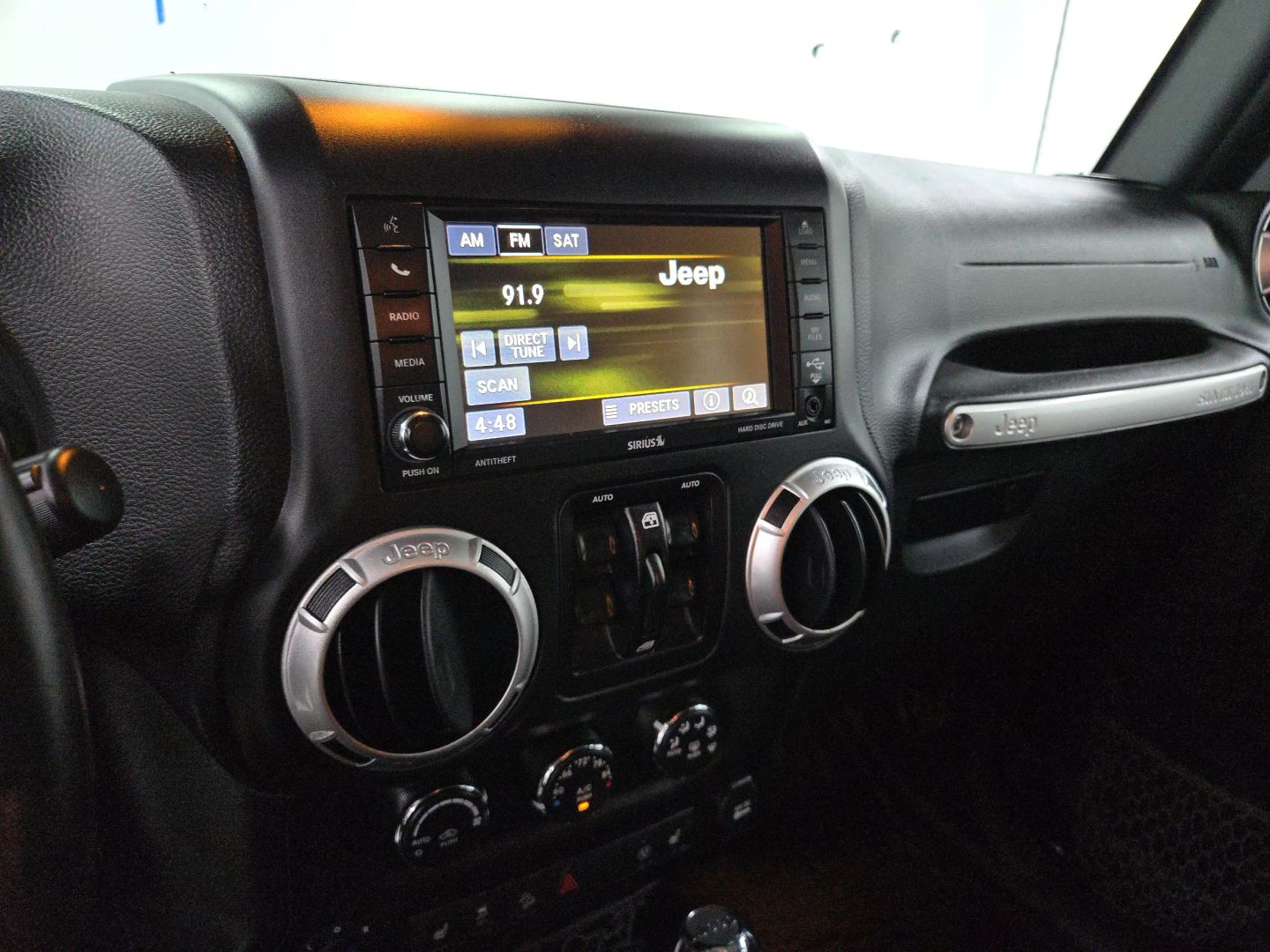 2016 Jeep Wrangler - Image 23