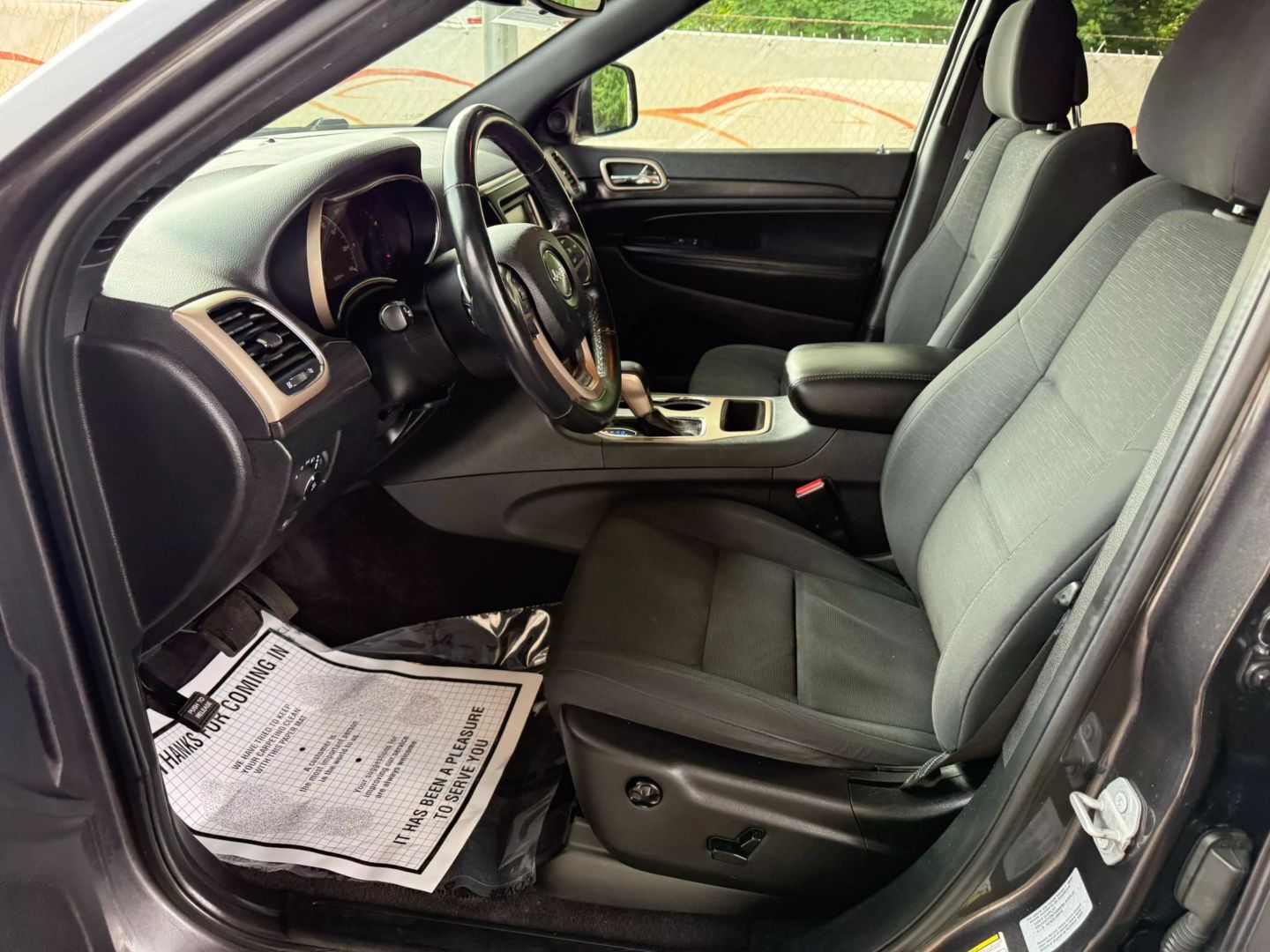 2017 Jeep Grand Cherokee - Image 15