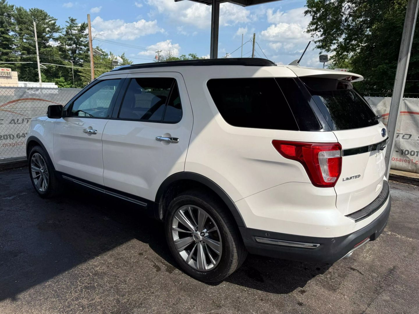 2018 Ford Explorer - Image 13