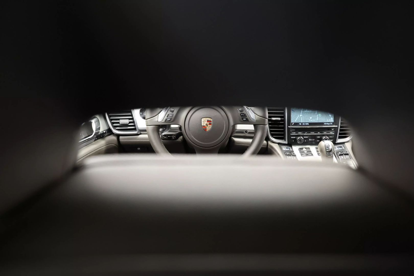 2014 Porsche Panamera - Image 30