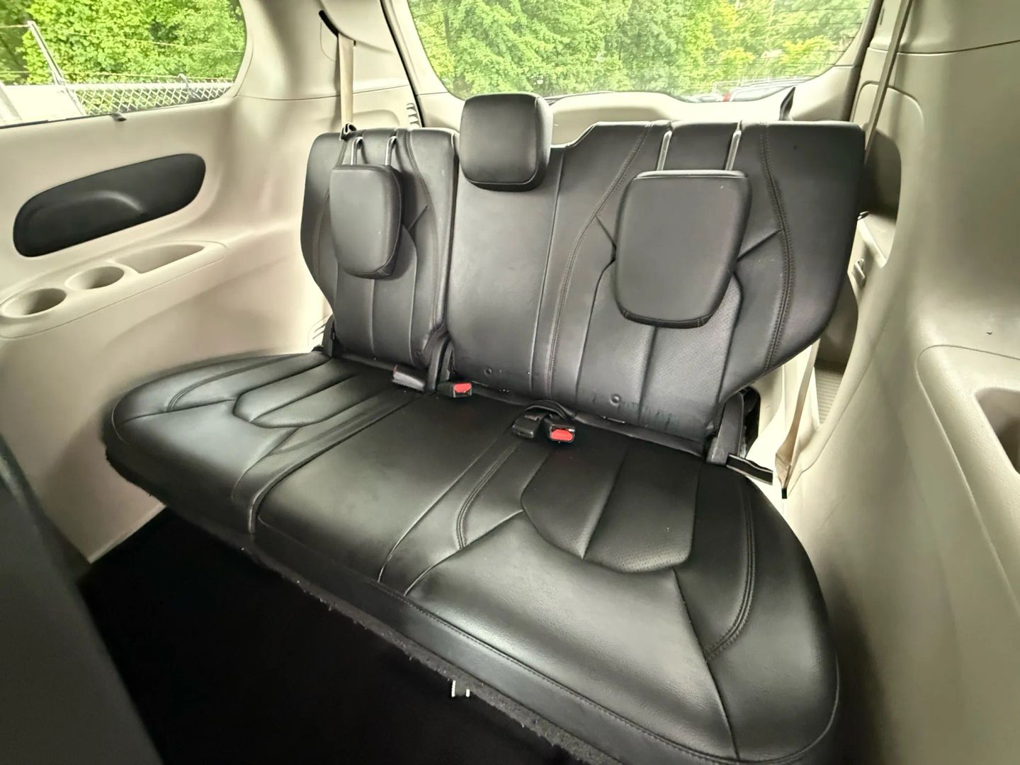 2019 Chrysler Pacifica - Image 19