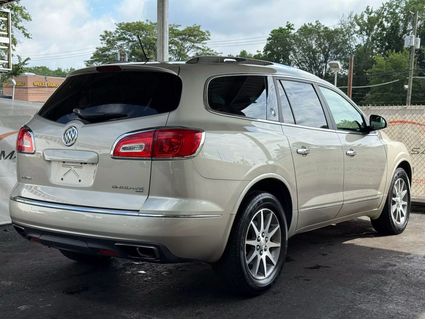 2015 Buick Enclave - Image 11