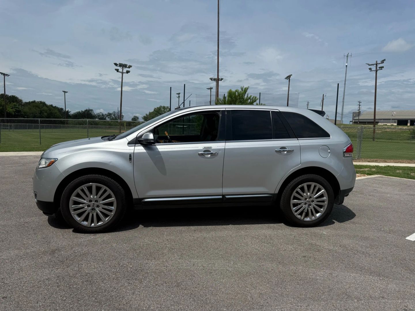 2014 Lincoln Mkx - Image 18
