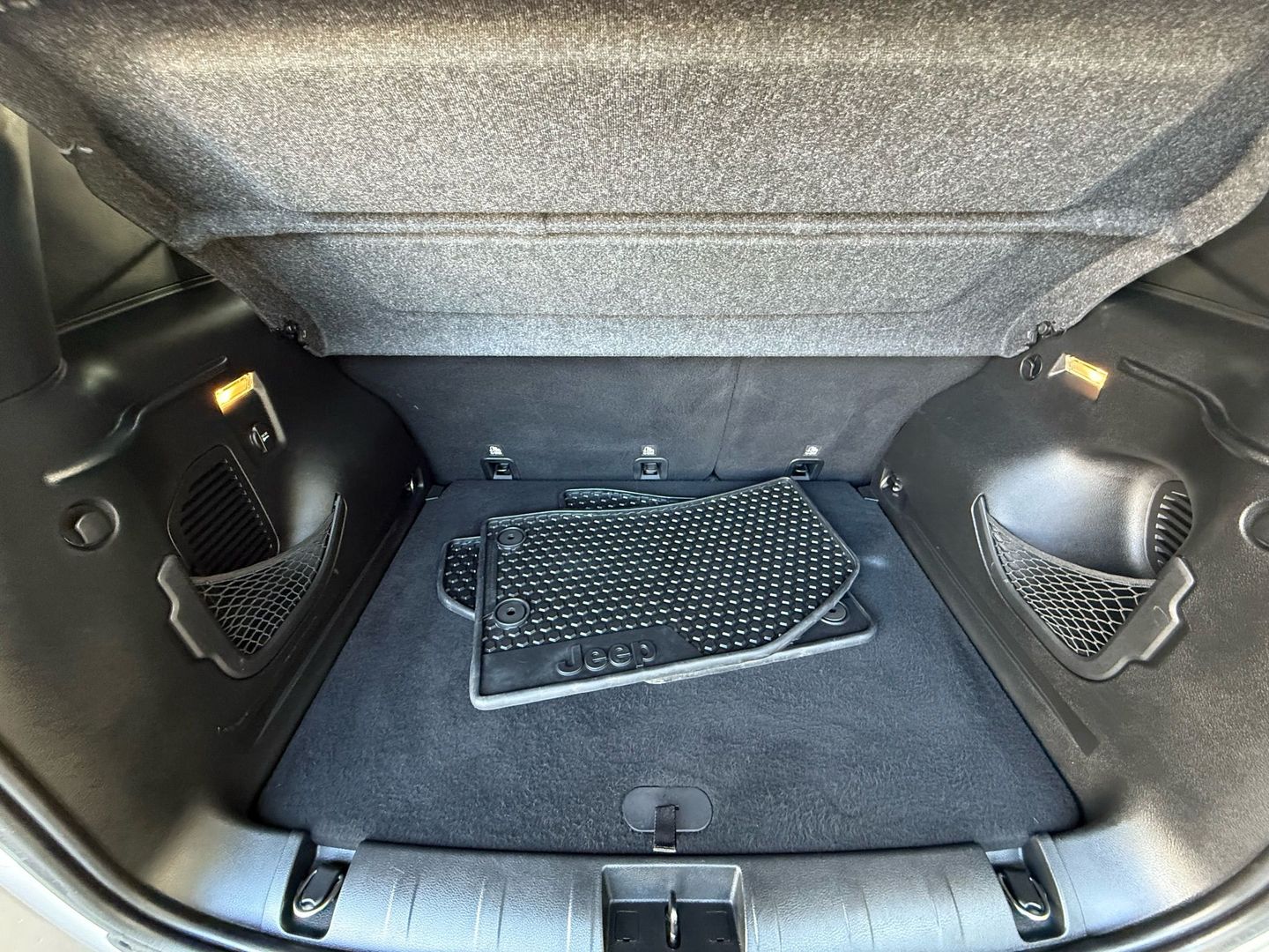 2016 Jeep Renegade - Image 20